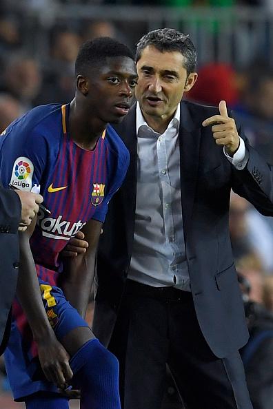 Ousmane Dembele dan Ernesto Valverde. Copyright: INDOSPORT