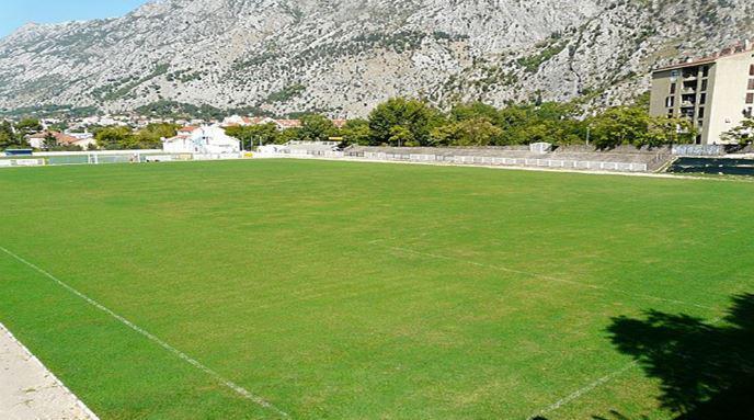 Lapangan tempat latihan FC Bokelj. Copyright: The Sun