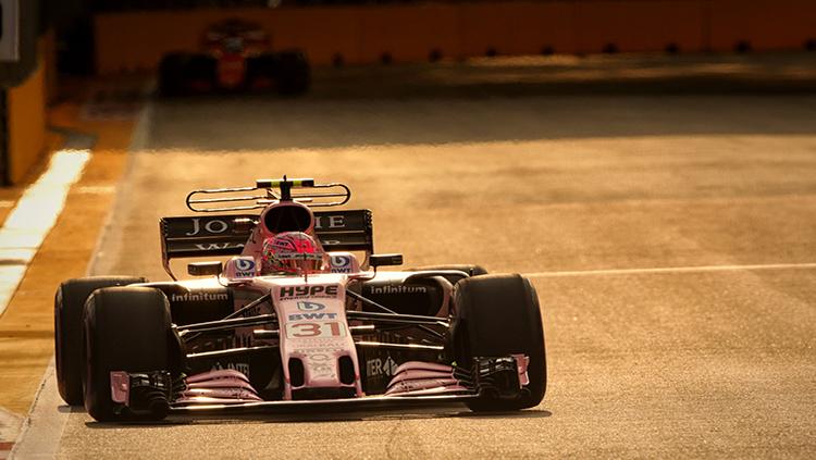 Pebalap cadangan Mercedes, Esteban Ocon.