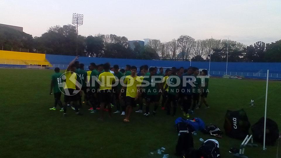 Sriwijaya FC saat sedang latihan. Copyright: Muhammad Effendi/INDOSPORT