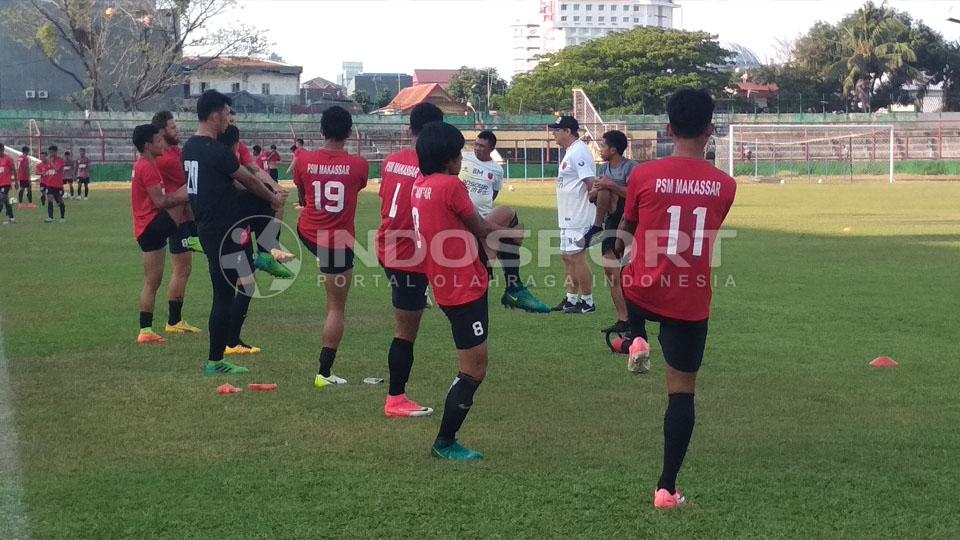 PSM Makassar saat sedang latihan. Copyright: Muhammad Nur Basri/INDOSPORT