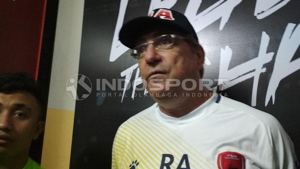 Robert Rene Albert, pelatih PSM Makassar. - INDOSPORT