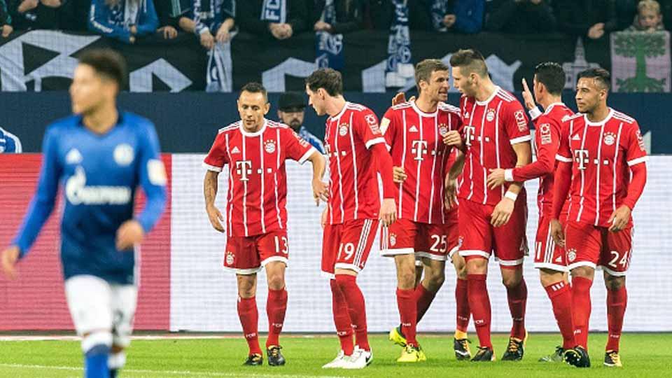 Selebrasi para pemain Bayern Munchen usai menang atas Schalke 04. Copyright: INDOSPORT