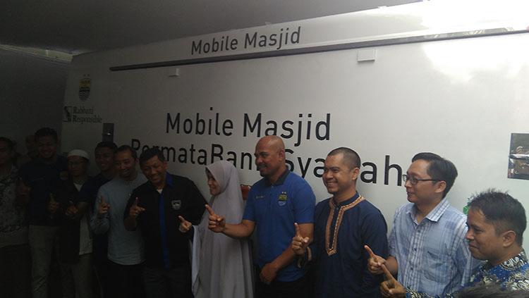 Mobil Masjid Persib Bandung Copyright: Gita Agiet/INDOSPORT