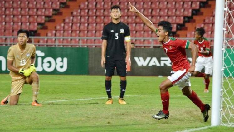 Amanar Abdillah selebrasi usai membobol gawang Thailand.