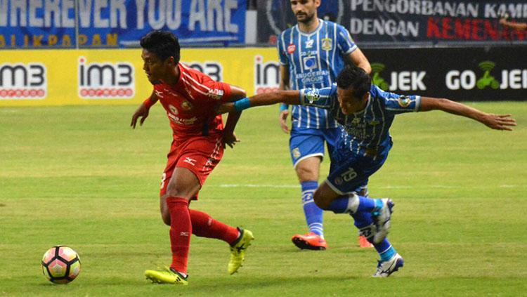 Situasi pertandingan Persiba Balikpapan vs Semen Padang. Copyright: Taufik Hidayat/INDOSPORT