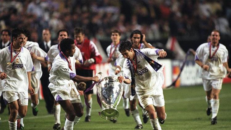 Skuat Real Madrid saat masih diperkuat Raul Gonzales, Christian Karembeu, dan Fernando Morientes. - INDOSPORT