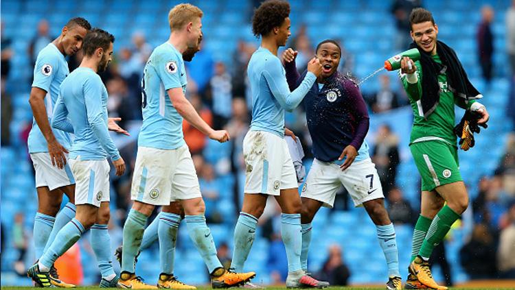 Selebrasi para pemain Man City usai memastikan kemenangan atas Crystal Palace. Copyright: INDOSPORT