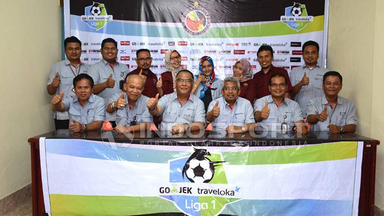 Jajaran manajemen Semen Padang. Copyright: Taufik Hidayat/INDOSPORT