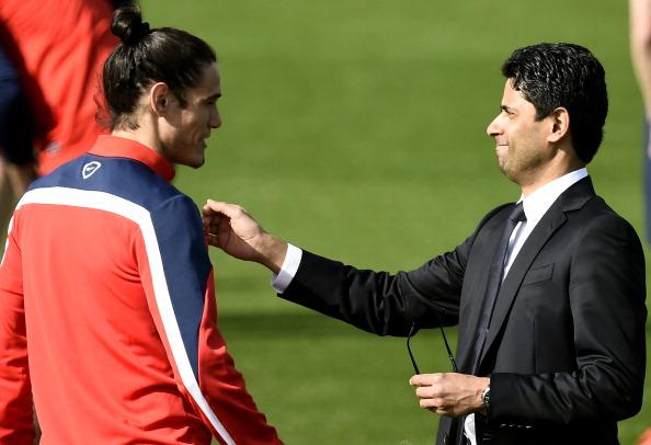 Edinson Cavani dan pemilik PSG, Nasser Al-Khelaifi. Copyright: INDOSPORT