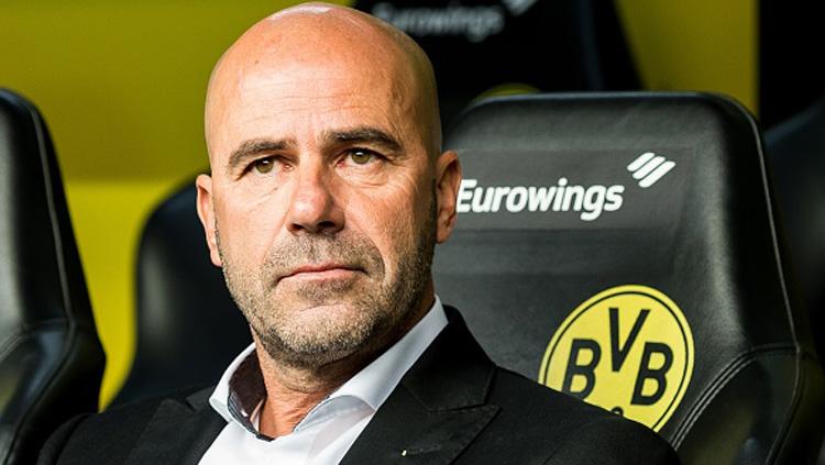 Peter Bosz, pelatih Borussia Dortmund. Copyright: INDOSPORT