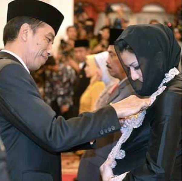 Rita Widyasari Bersama Presiden RI Joko Widodo Copyright: Instagram