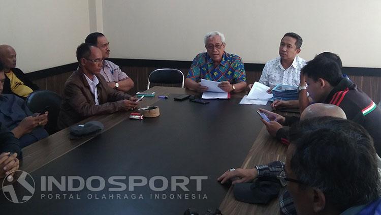 Rapat Penetapan bakal calon pengurus Asprov PSSI Jawa Barat. Copyright: INDOSPORT/Gita Agiet