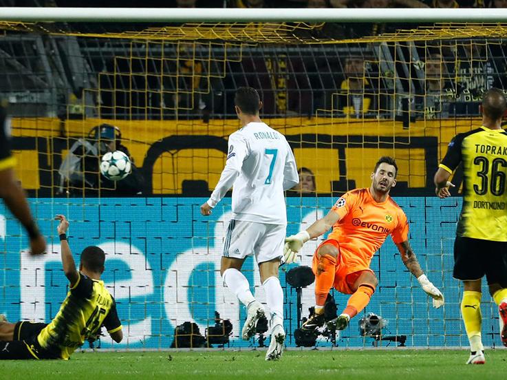 Cristiano Ronaldo saat membobol gawang Borussia Dortmund. Copyright: @ChampionsLeague