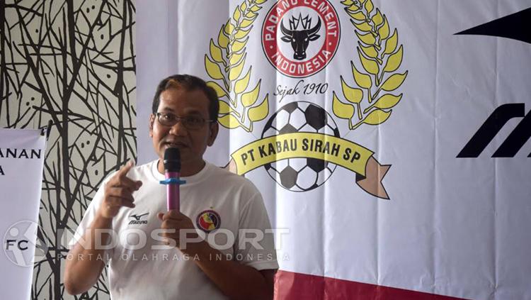 CEO Semen Padang, Iskandar Z Lubis Copyright: INDOSPORT/Taufik Hidayat