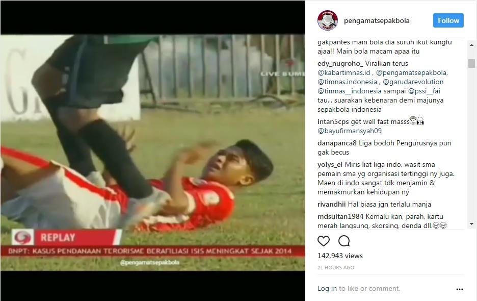 Komentar warganet soal pemain Persiwa injak kemaluan lawan Copyright: Instagram.com/pengamatsepakbola