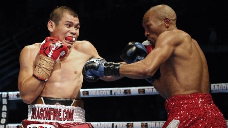 Chris John saat menghadapi Simpiwe Vetyeka, 6 Desember 2013