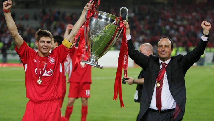 Steven Gerrard dan Raphel Benitez. Copyright: cdn