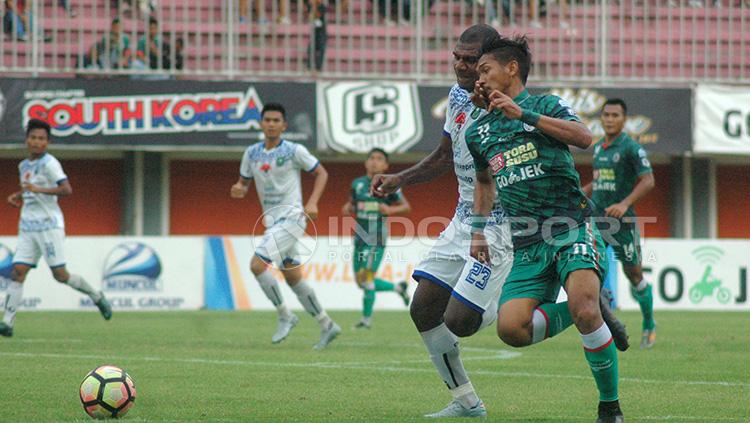 Aksi para pemain PSS Sleman saat kalah dari PSPS Riau.
