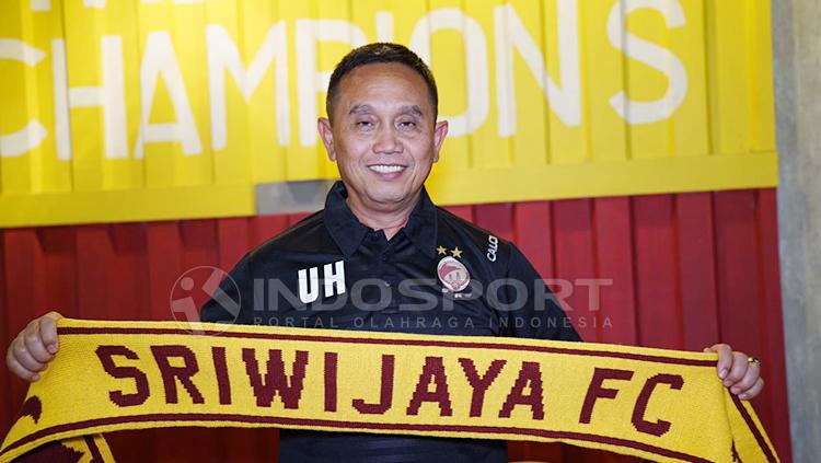 Manajer Sriwijaya FC, Ucok Hidayat. Copyright: Muhammad Effendi/INDOSPORT