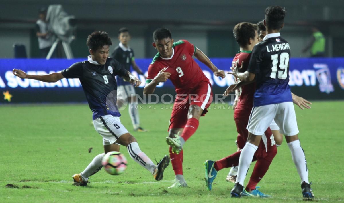 Tendangan Rafli Musalim yang membuah gol pertama untuk TImnas U-19 vs Kamboja