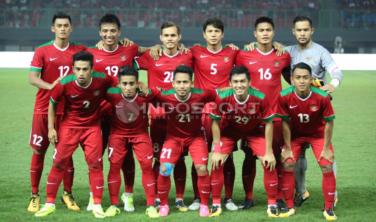 Skuat Timnas Indonesia saat menghadapi Kamboja. INDOSPORT/Herry Ibrahim
