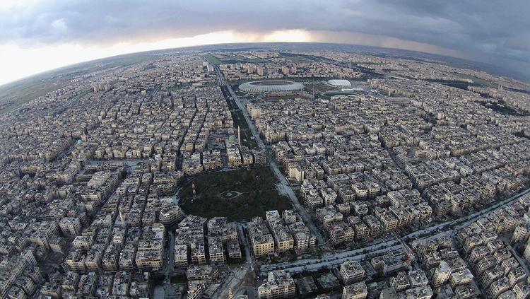 Kondisi sekitar Aleppo International Stadium yang dikontrol loyalis Presiden Bashar Al Assad, 23 April 2015 silam. Copyright: Hosam Katan/Reuters via IBTimes UK