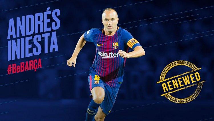 Andres Iniesta resmi perbarui kontrak di Barcelona. Copyright: Twitter/@FCBarcelona