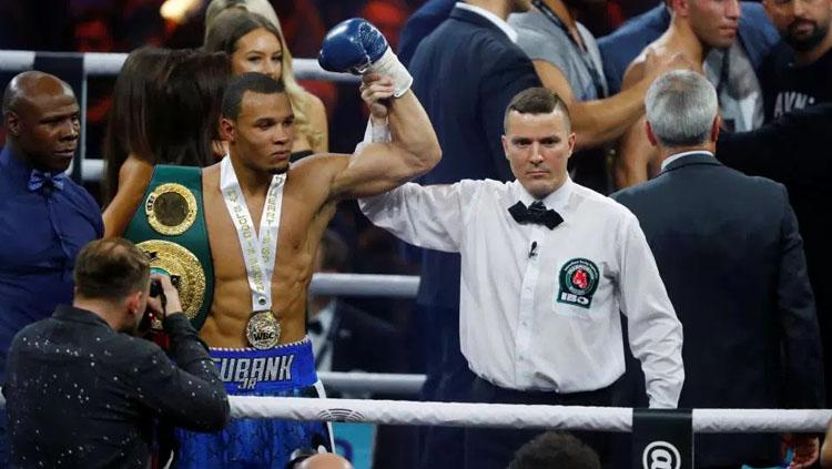 Chris%20Eubank%20Jr%20sebagai%20pemenang%20setelah%20berhasil%20kalahkan%20Avni%20Yildirim.