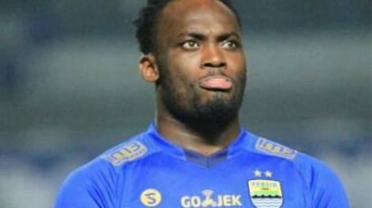 Michael Essien kerap membuat aksi konyol selama membela Persib Bandung.