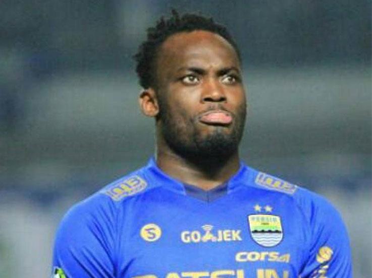 Michael Essien kerap membuat aksi konyol selama membela Persib Bandung. Copyright: Intagram @ig_persib