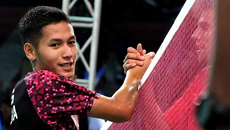 Gatjra Piliang Fiqihilahi Cupu saat berjabat tangan dengan lawan.