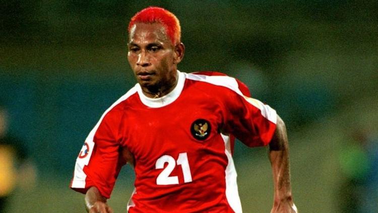 Legenda Timnas Indonesia, Rochi Putiray. Copyright: INDOSPORT