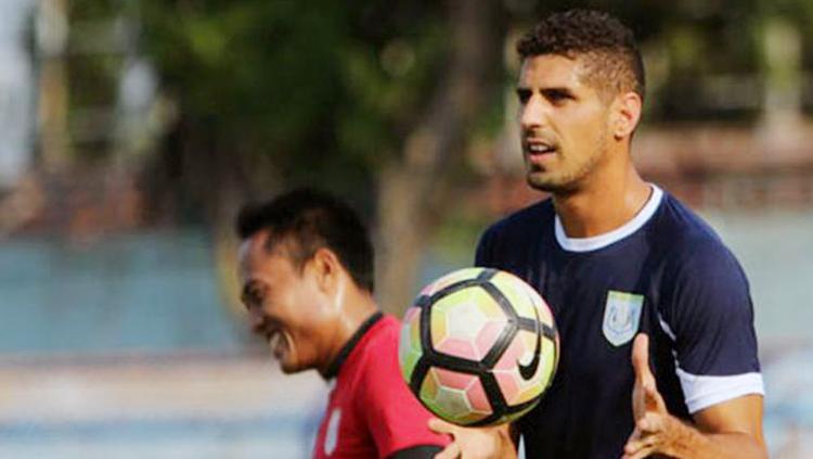 Ramon Rodrigues saat jalani latihan bersama Persela Lamongan. Copyright: Istimewa