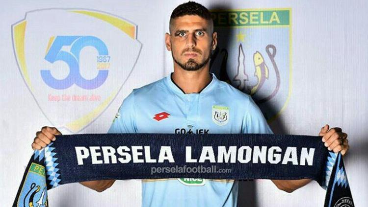 Ramon Rodrigues saat diperkenalkan Persela Lamongan. Copyright: Istimewa