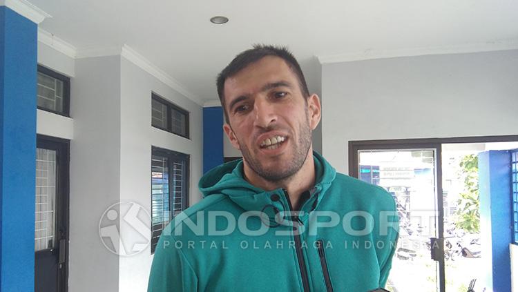 Vladimir Vujovic, bek gaek Persib Bandung. Copyright: Indosport/Gita Agiet