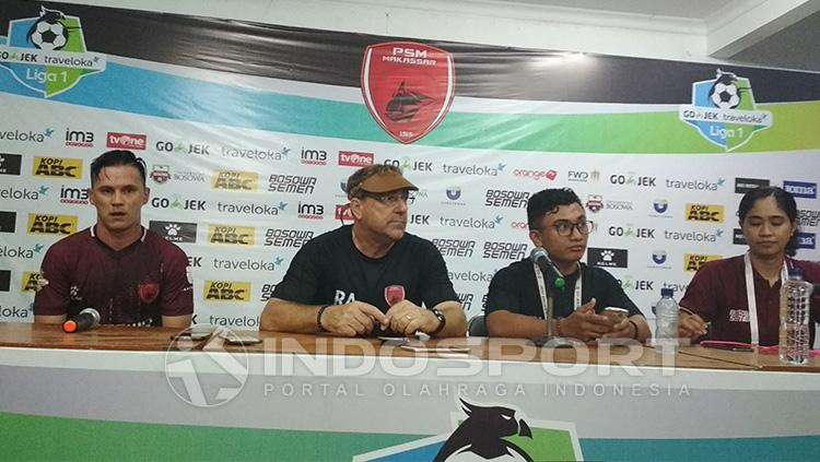 Pelatih PSM Makassar, Robert Rene Alberts Copyright: Indosport/Muhammad Nur