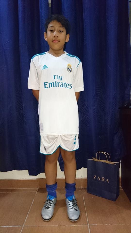Abdurrahman Iwan saat menggunakan jersey Real Madrid. Copyright: @Abdurrahman Iwan