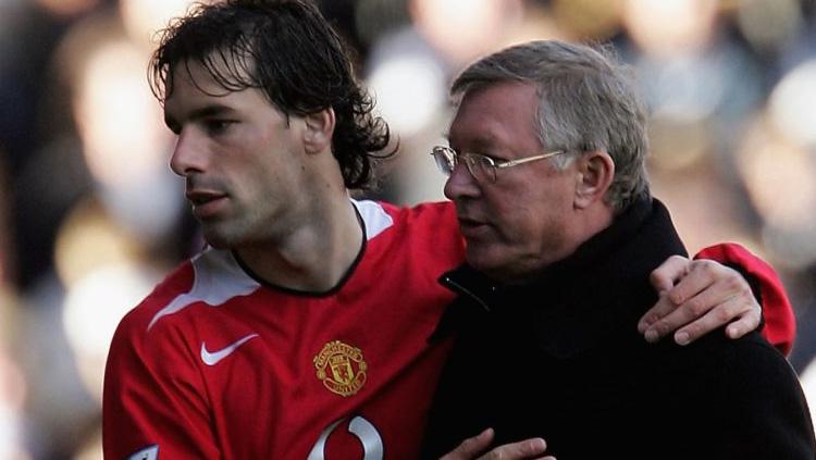 Ruud van Nistelrooy dan Alex Ferguson semasa di Manchester United. - INDOSPORT