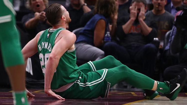 Gordon Hayward saat mengalami cedera kaki. Copyright: INDOSPORT