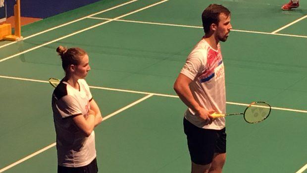 Andres Skaarup/Line Kjaersfeldt Nonton Lapangan Sebelah Saat Mati Lampu Copyright: TV 2 SPORT