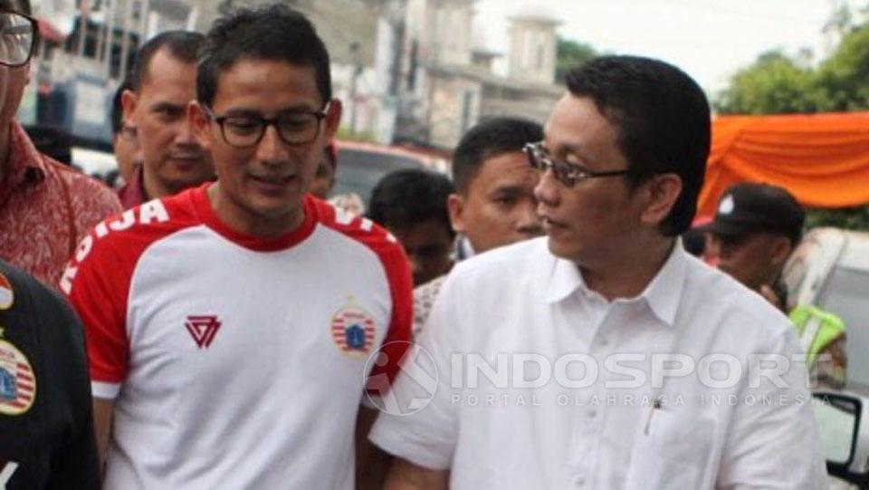 Wagub DKI, Sandiaga Uno dengan Ketua Panpel Persija, Arief Perdana Kusuma. Copyright: Muhammad Adiyaksa/Indosport.com