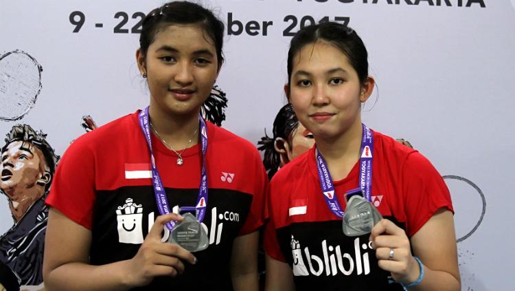 Jauza Fadhila Sugiarto/Ribka Sugiarto raih medali perak di World Junior Championships 2017.