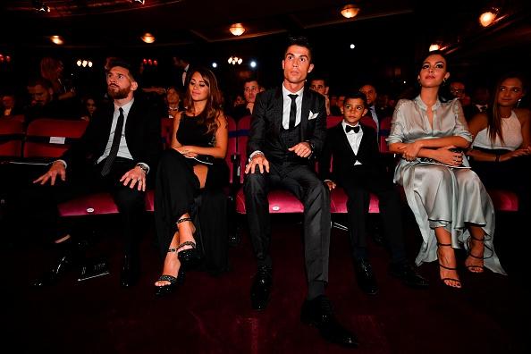 Cristiano Ronaldo dan Lionel Messi beserta para keluarganya. Copyright: INDOSPORT