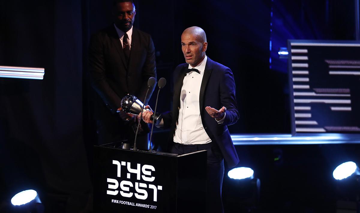 Zinedine Zidane jadi pelatih pria terbaik FIFA 2017.