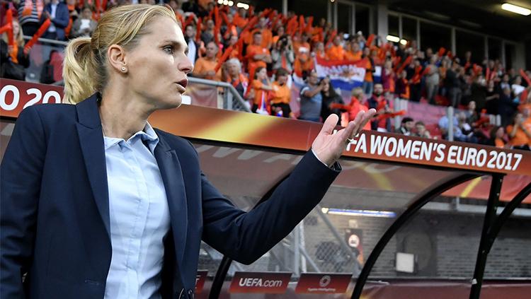 Pelatih Timnas muda wanita Belanda, Sarina Wiegman. - INDOSPORT