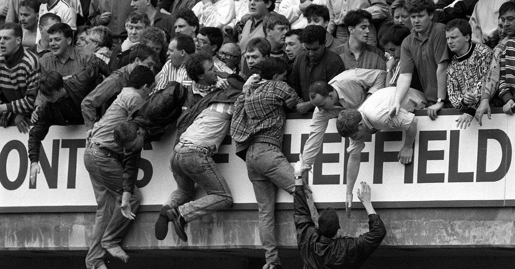 Tragedi Hillsborough tahun 1989. Copyright: New York Times