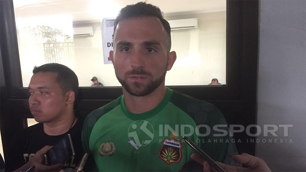 Pemain Bhayangkara FC, Ilija Spasojevic. Copyright: Muhammad Adi Yahya/Indosport.com