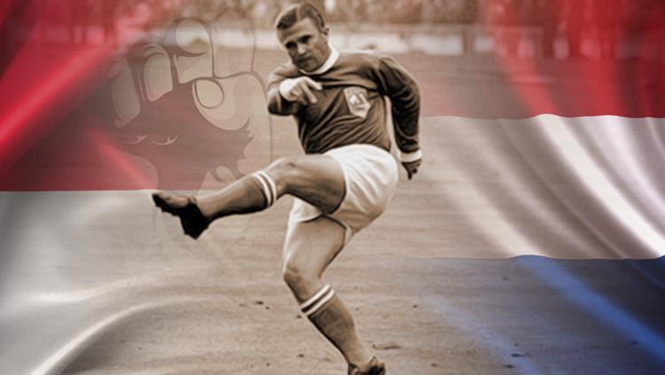 Mari mengenang Arnold van der Vin, naturalisasi pertama Timnas Indonesia di tengah isu pewarganegaraan yang ramai bergulir di jagat sepak bola nasional.