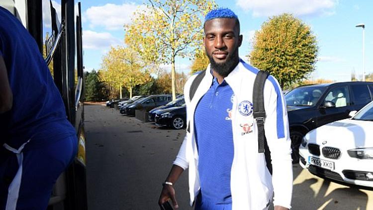 Gaya rambut dan warna baru Tiemoue Bakayoko. Copyright: dailymail.co.uk